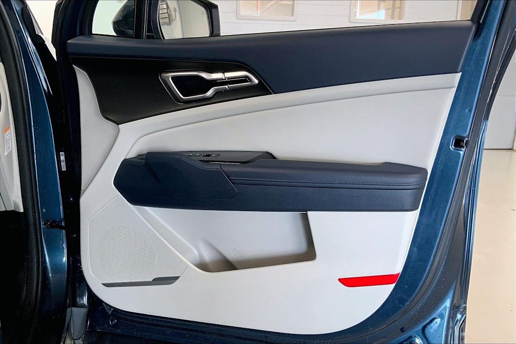 Thumbnail: 2023 Kia Sportage - 25