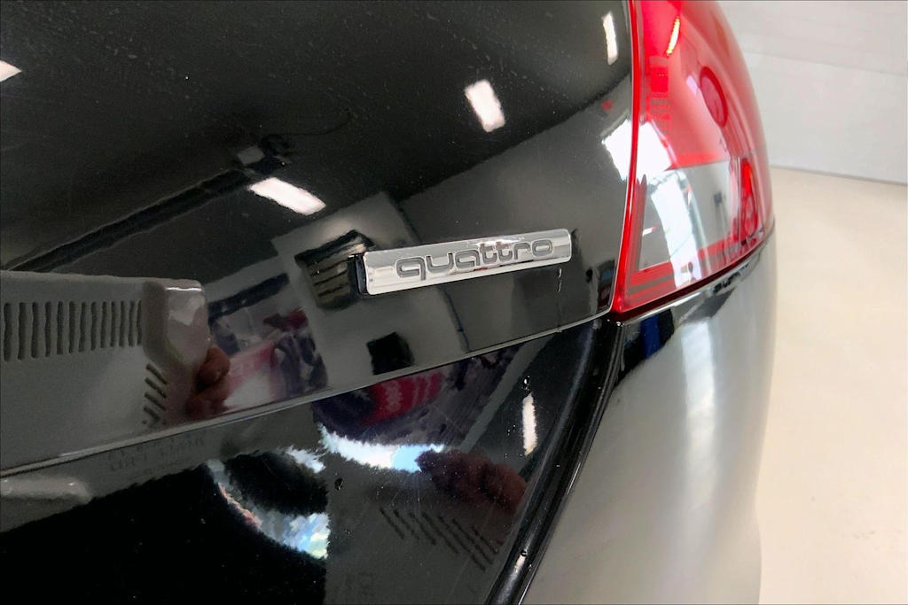 Thumbnail: 2011 Audi TT - 18