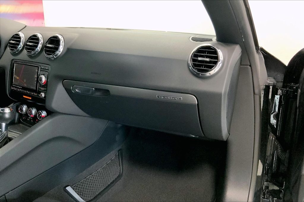 Thumbnail: 2011 Audi TT - 21