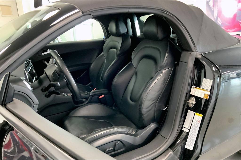 Thumbnail: 2011 Audi TT - 11