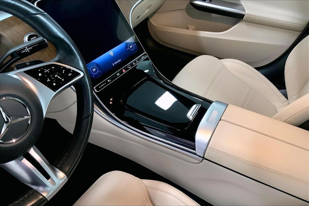 Thumbnail: 2022 Mercedes-Benz C-Class - 19