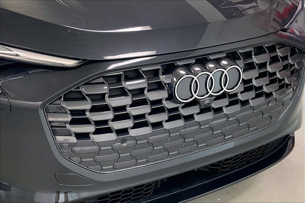 Thumbnail: 2025 Audi Q5 - 30