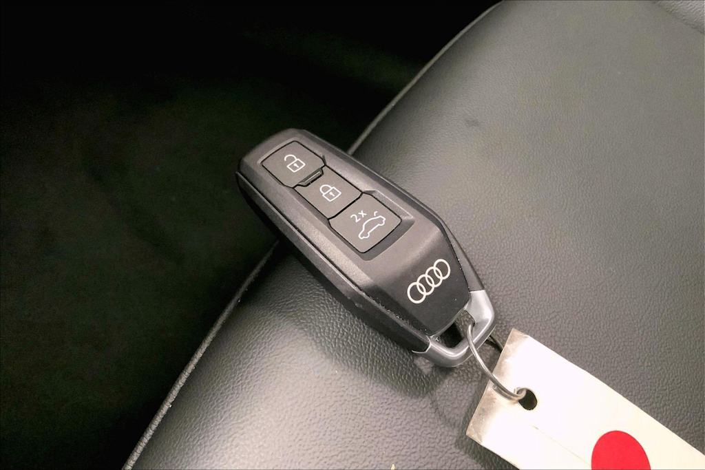 Thumbnail: 2025 Audi Q5 - 16