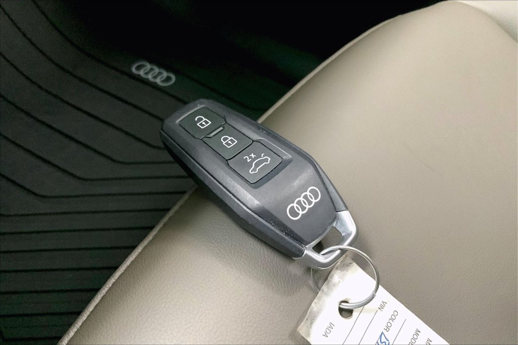 Thumbnail: 2025 Audi Q5 - 17