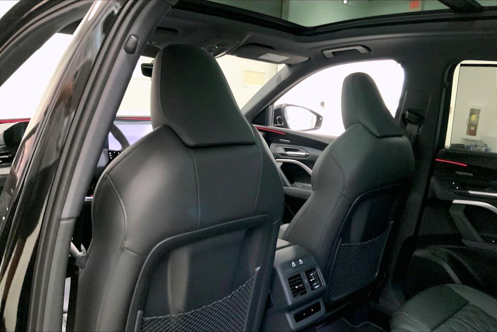 Thumbnail: 2026 Audi SQ5 - 12