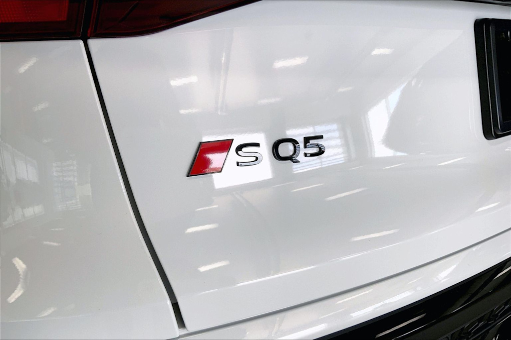 Thumbnail: 2026 Audi SQ5 - 7