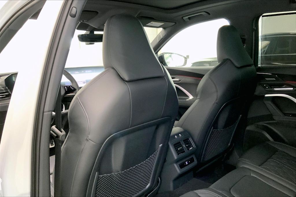 Thumbnail: 2026 Audi SQ5 - 12