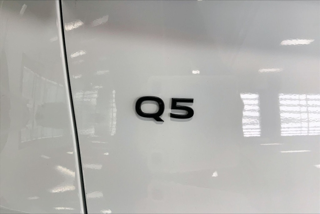Thumbnail: 2025 Audi Q5 - 7