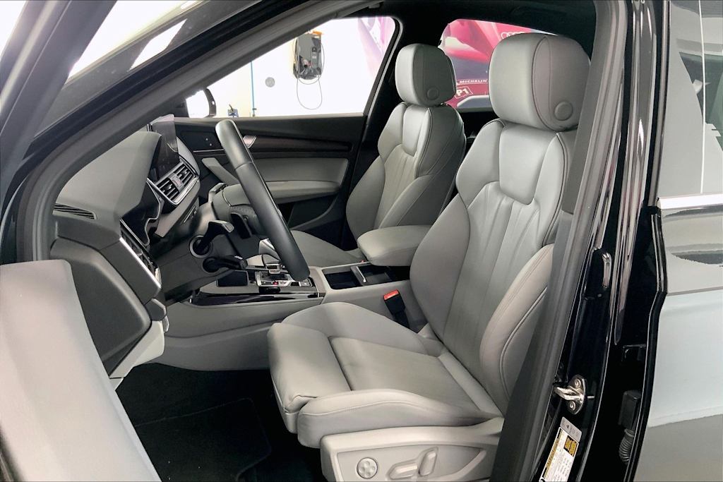 Thumbnail: 2022 Audi Q5 - 9