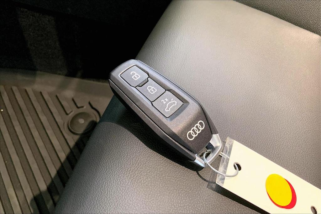 Thumbnail: 2026 Audi Q5 - 12