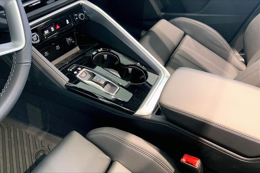 Thumbnail: 2026 Audi Q5 - 10