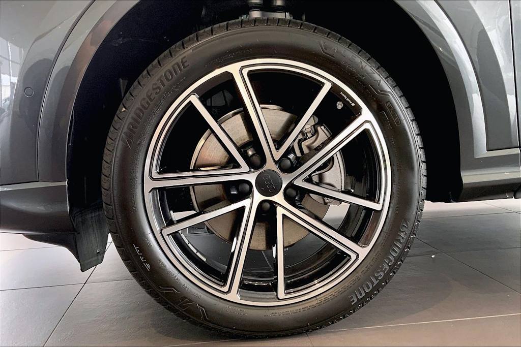 Thumbnail: 2026 Audi Q5 - 3