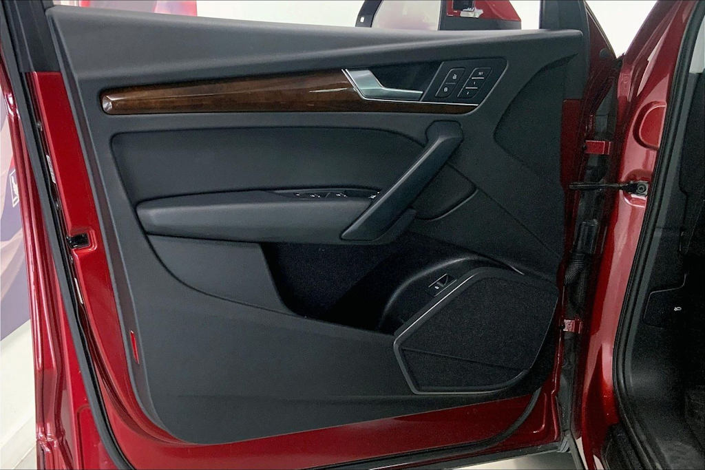 Thumbnail: 2020 Audi Q5 - 25