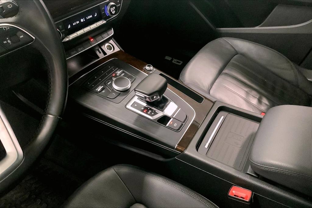 Thumbnail: 2020 Audi Q5 - 16