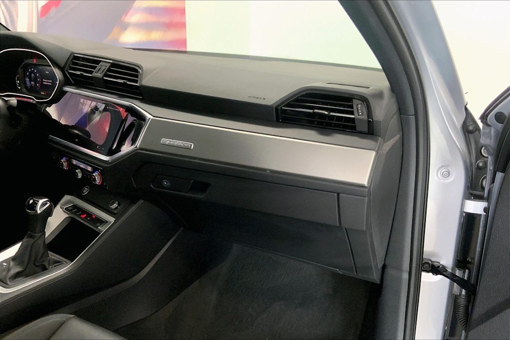 Thumbnail: 2023 Audi Q3 - 21