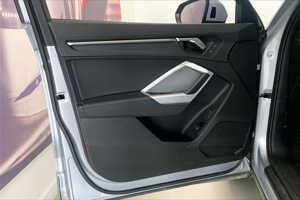 Thumbnail: 2023 Audi Q3 - 24