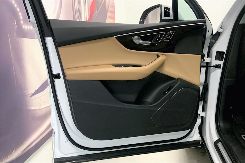 Thumbnail: 2022 Audi Q7 - 24