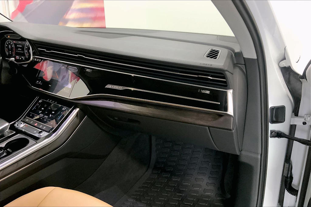 Thumbnail: 2022 Audi Q7 - 21