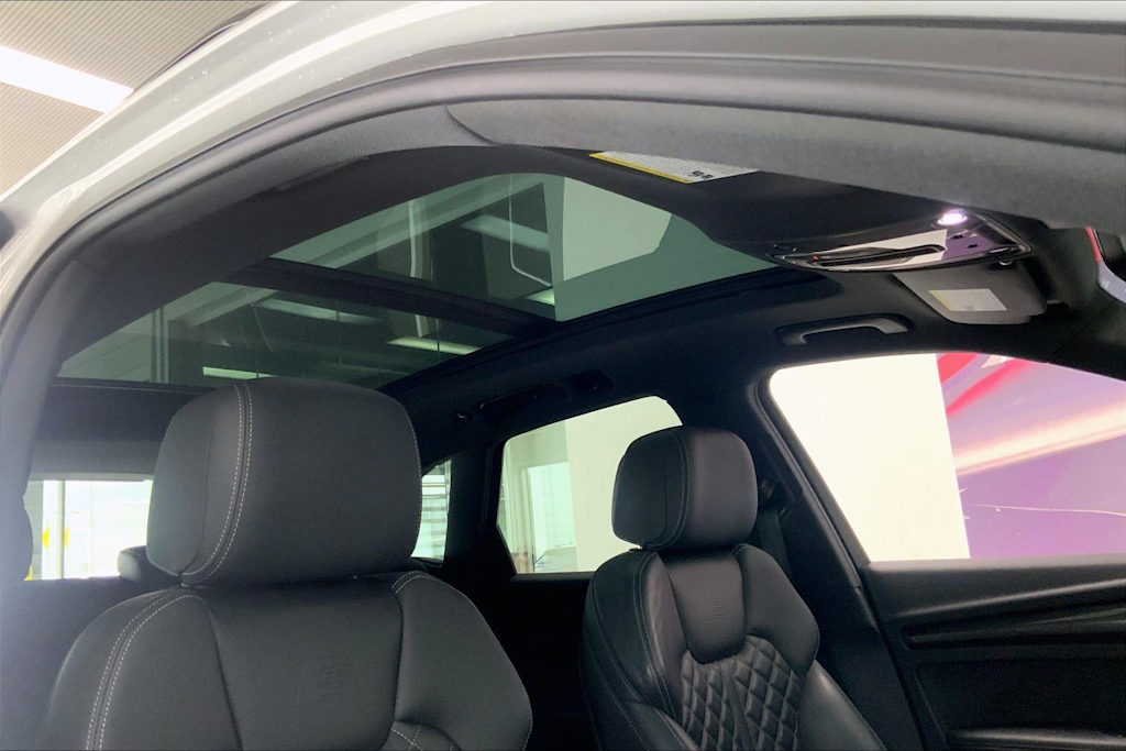 Thumbnail: 2023 Audi SQ5 - 28