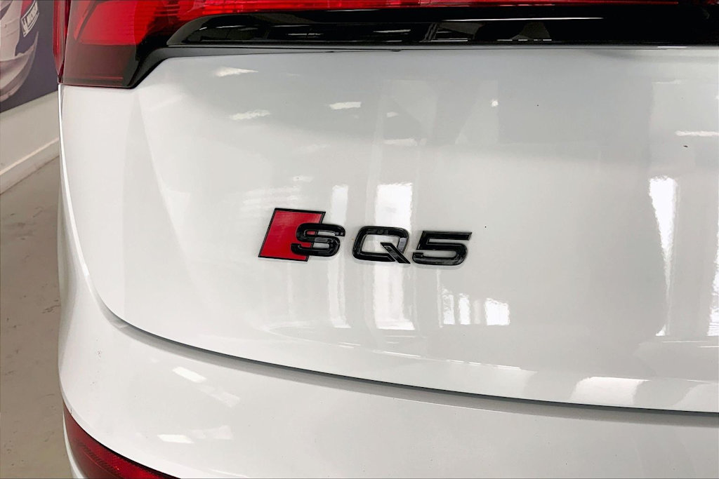 Thumbnail: 2023 Audi SQ5 - 7