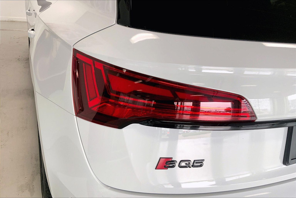 Thumbnail: 2023 Audi SQ5 - 30