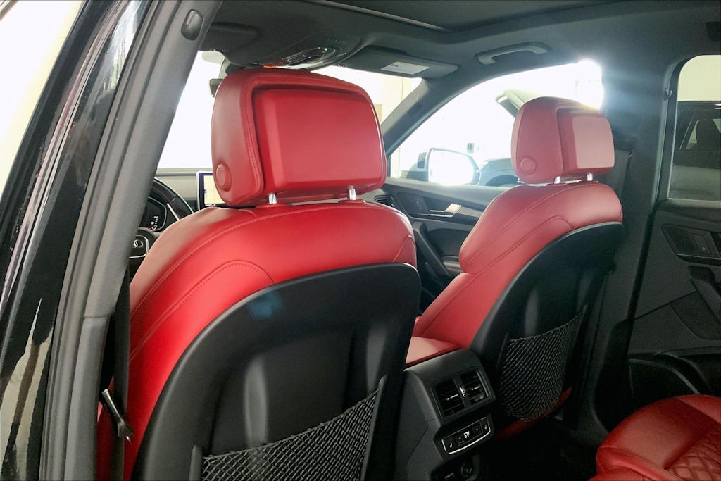 Thumbnail: 2020 Audi SQ5 - 12