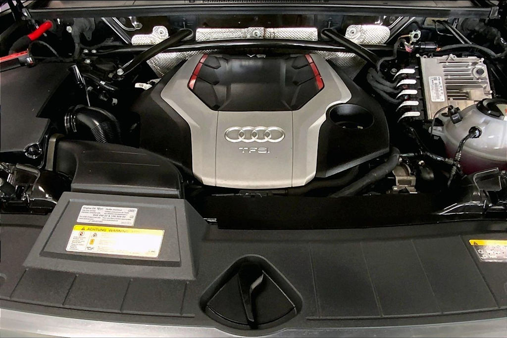 Thumbnail: 2020 Audi SQ5 - 8