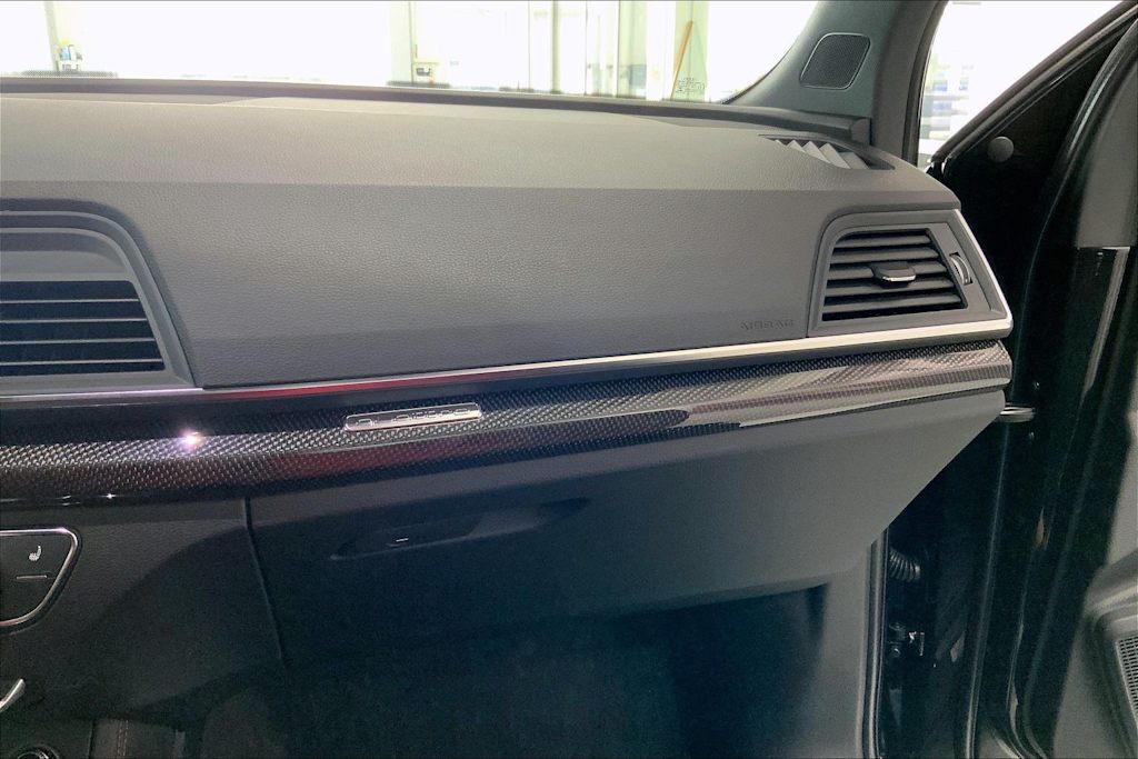 Thumbnail: 2020 Audi SQ5 - 23