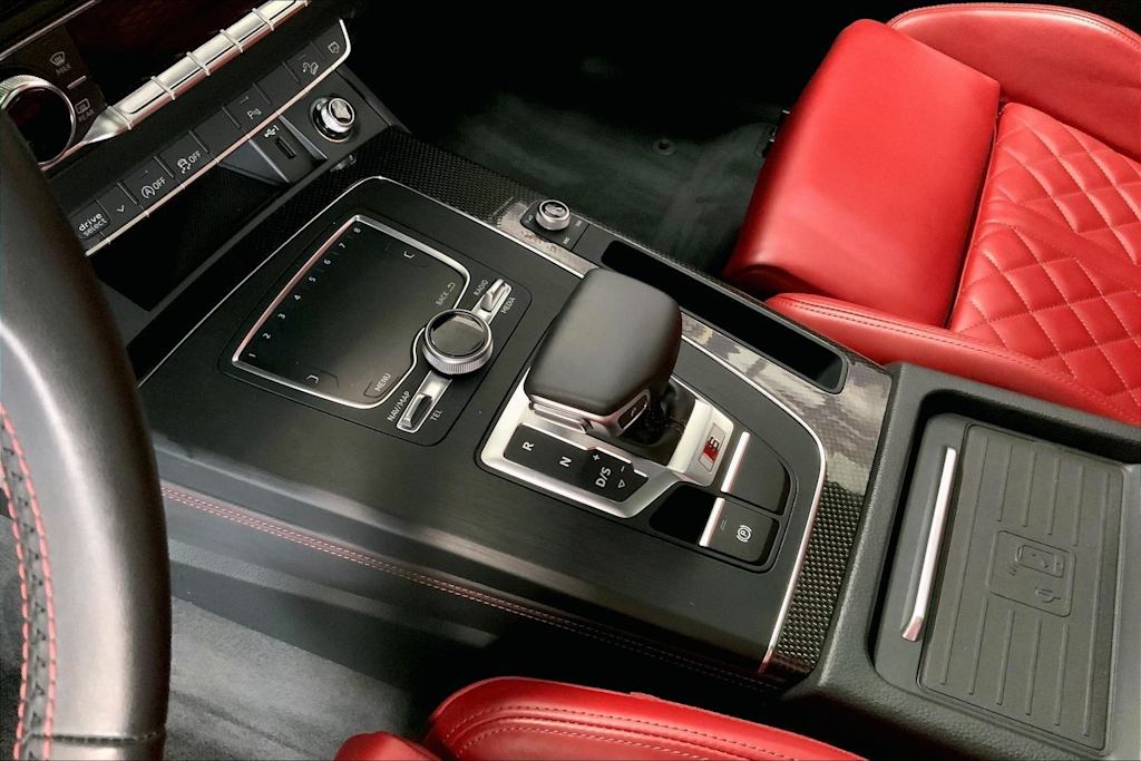 Thumbnail: 2020 Audi SQ5 - 15