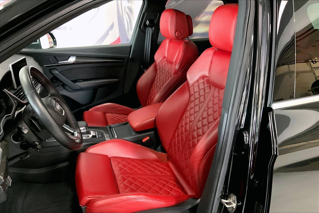 Thumbnail: 2020 Audi SQ5 - 10