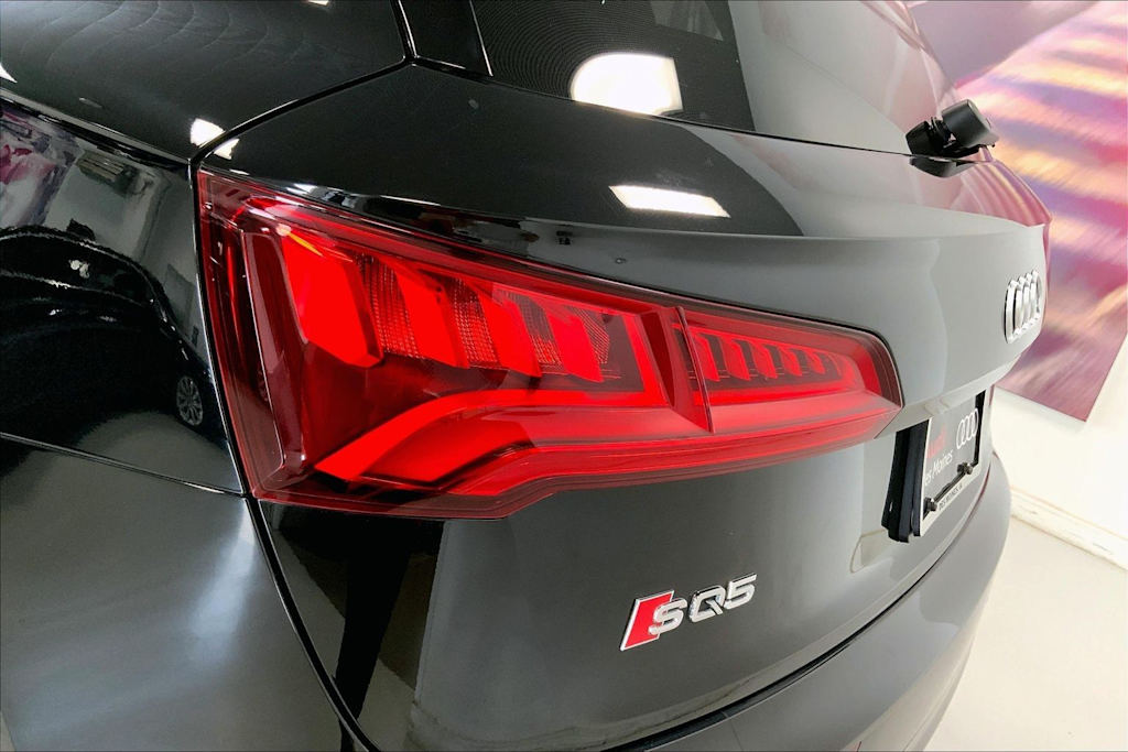 Thumbnail: 2020 Audi SQ5 - 32