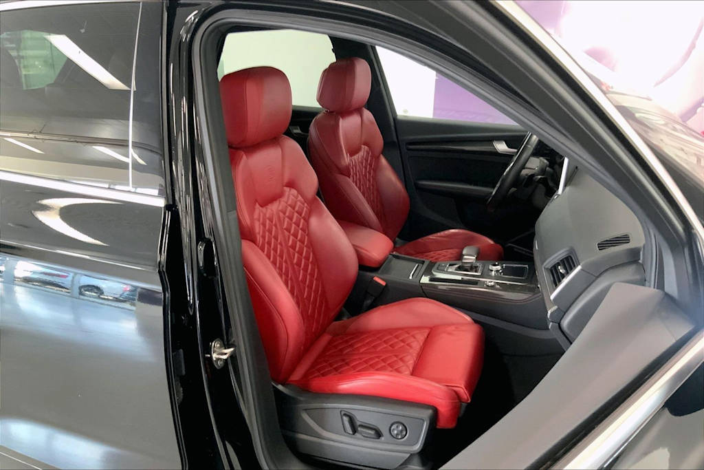 Thumbnail: 2020 Audi SQ5 - 11