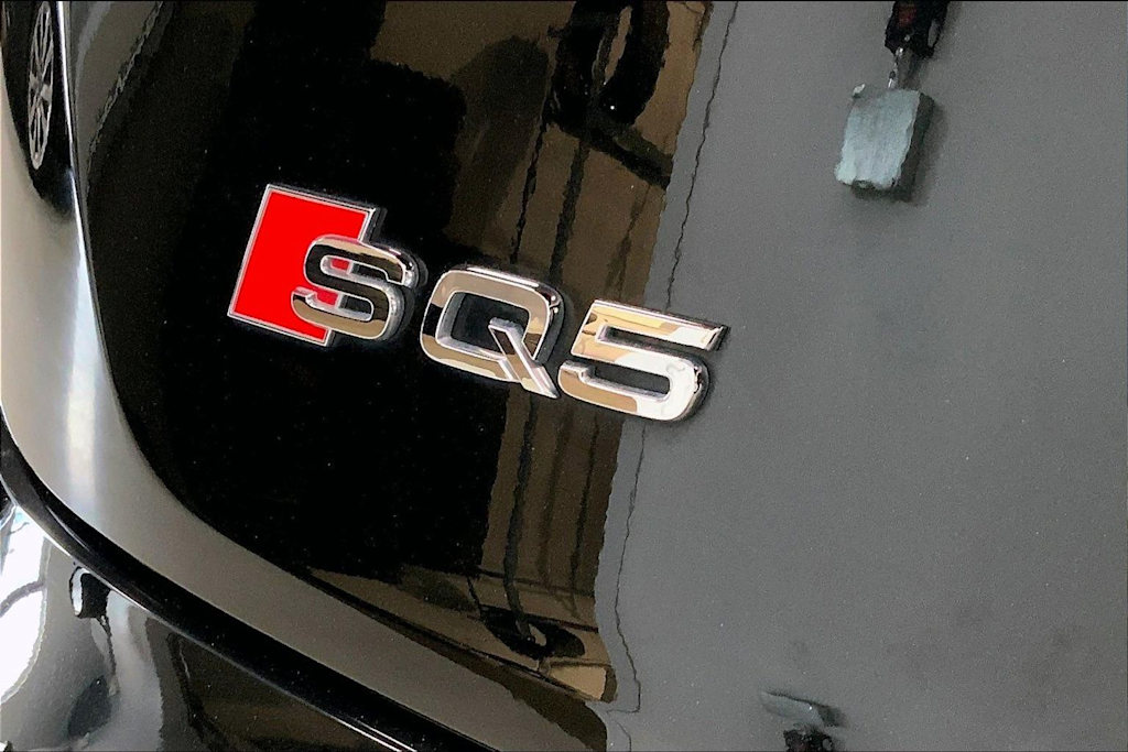 Thumbnail: 2020 Audi SQ5 - 6