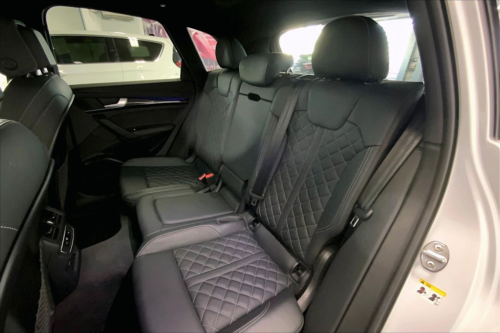 Thumbnail: 2025 Audi SQ5 - 13