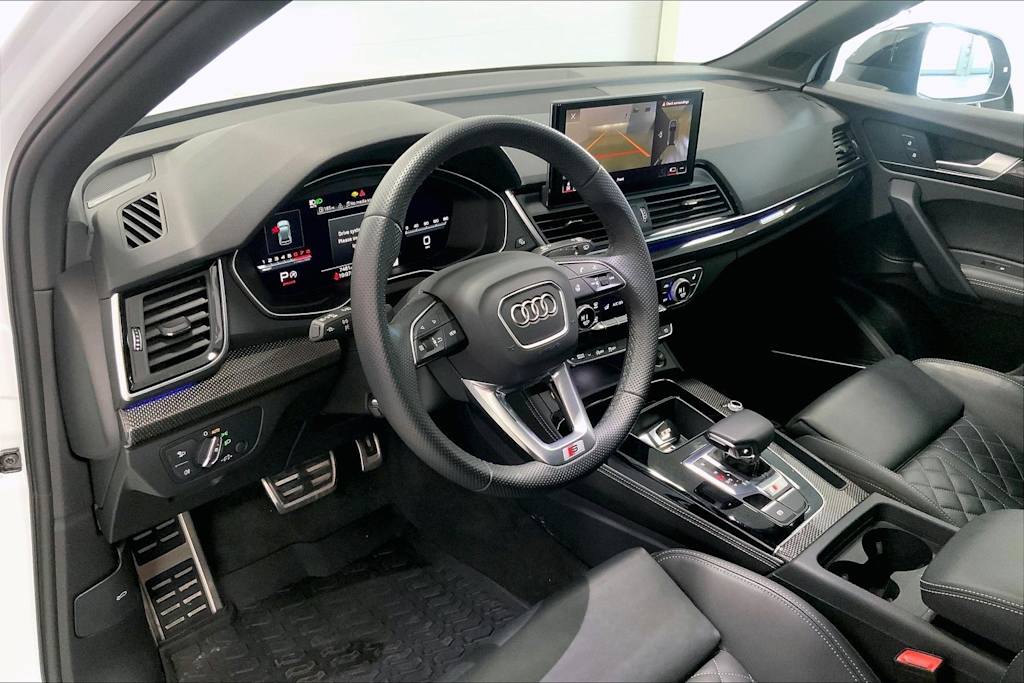 Thumbnail: 2025 Audi SQ5 - 2