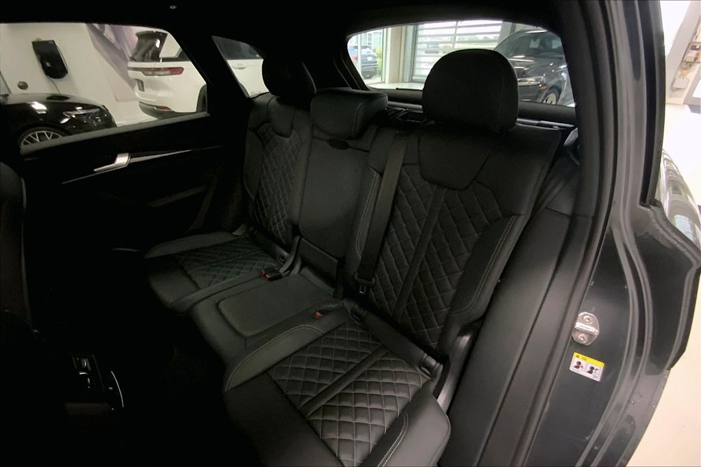 Thumbnail: 2023 Audi SQ5 - 27