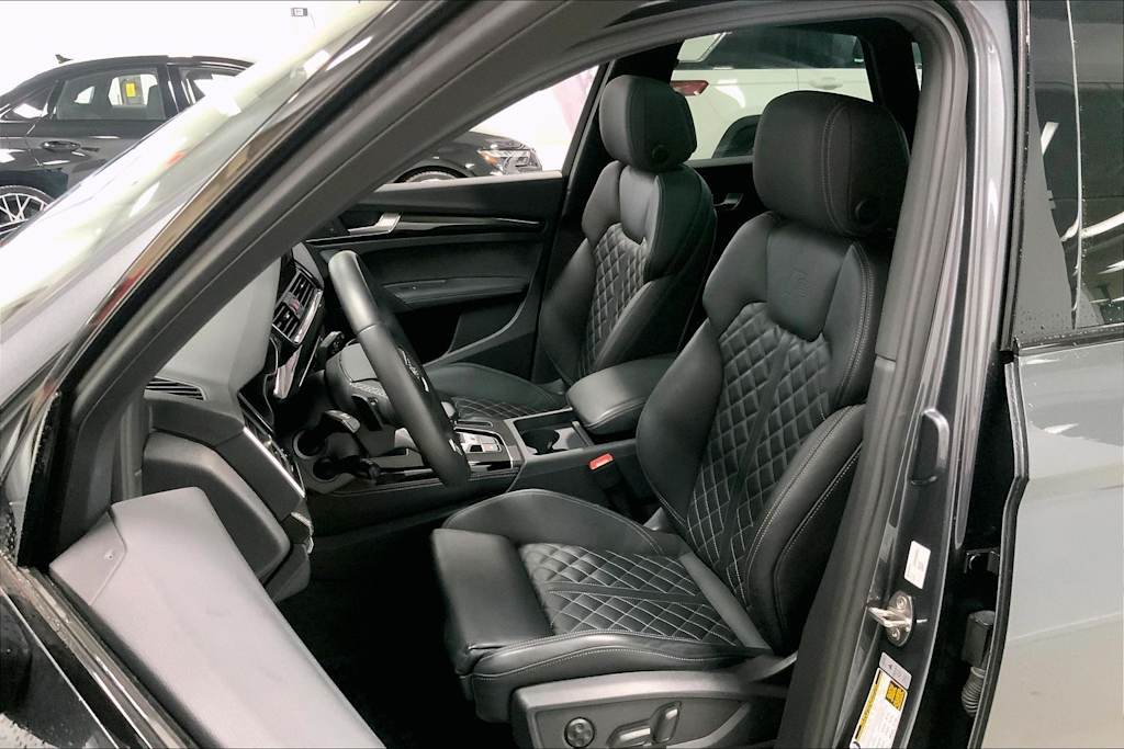 Thumbnail: 2023 Audi SQ5 - 10