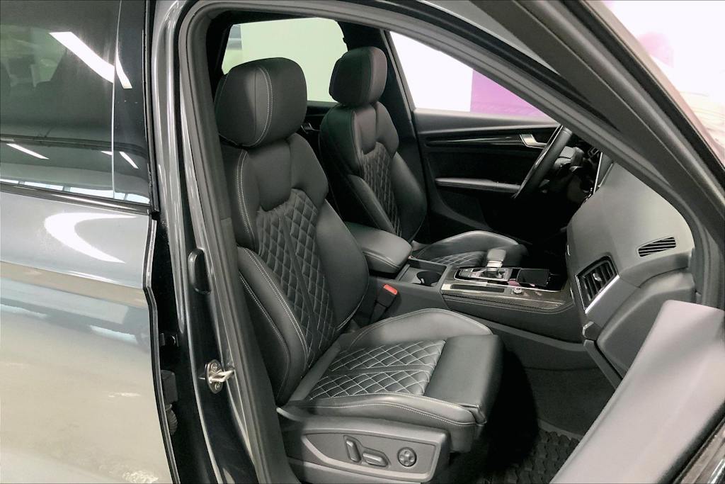 Thumbnail: 2023 Audi SQ5 - 11