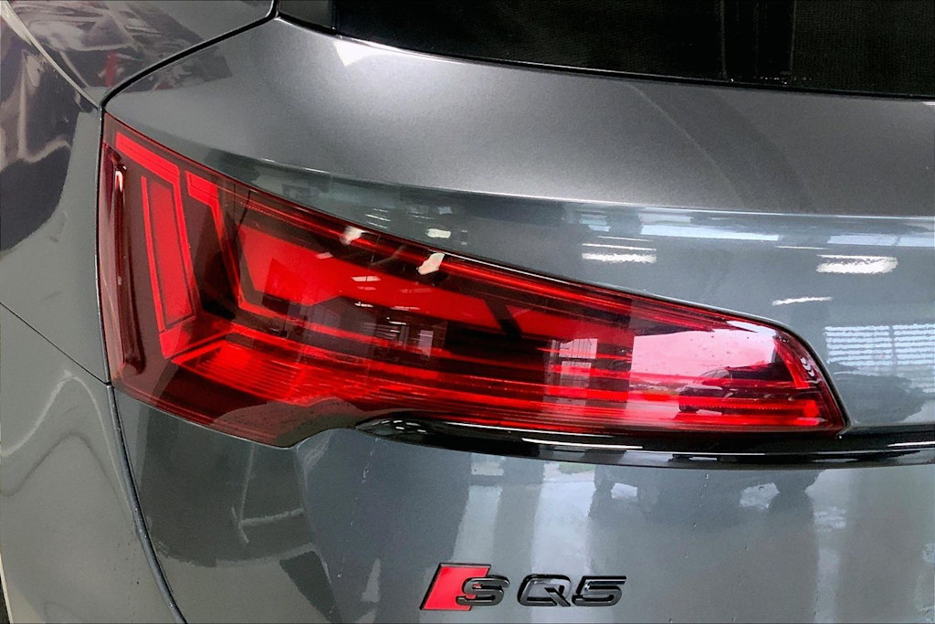 Thumbnail: 2023 Audi SQ5 - 29