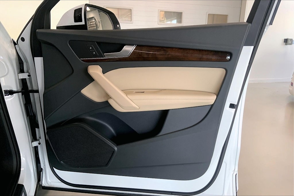 Thumbnail: 2020 Audi Q5 - 26