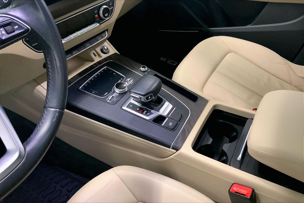 Thumbnail: 2020 Audi Q5 - 16