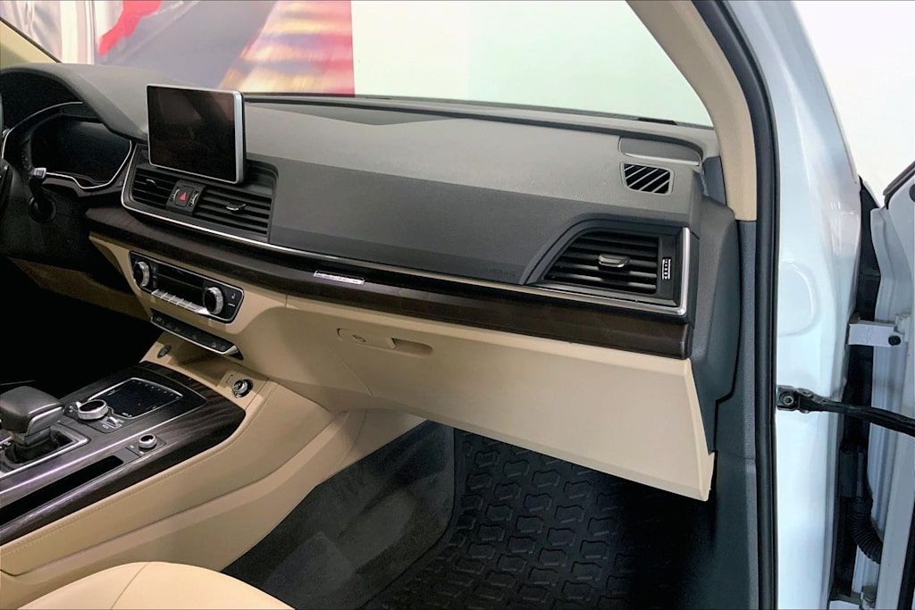 Thumbnail: 2020 Audi Q5 - 14