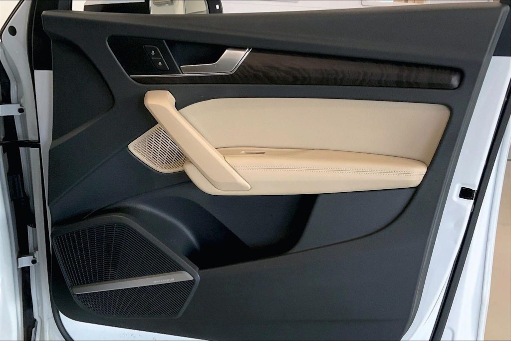 Thumbnail: 2020 Audi Q5 - 24