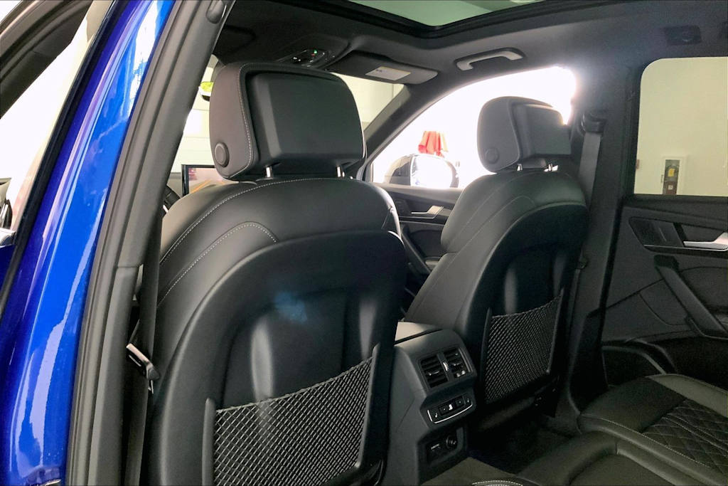 Thumbnail: 2023 Audi SQ5 - 12