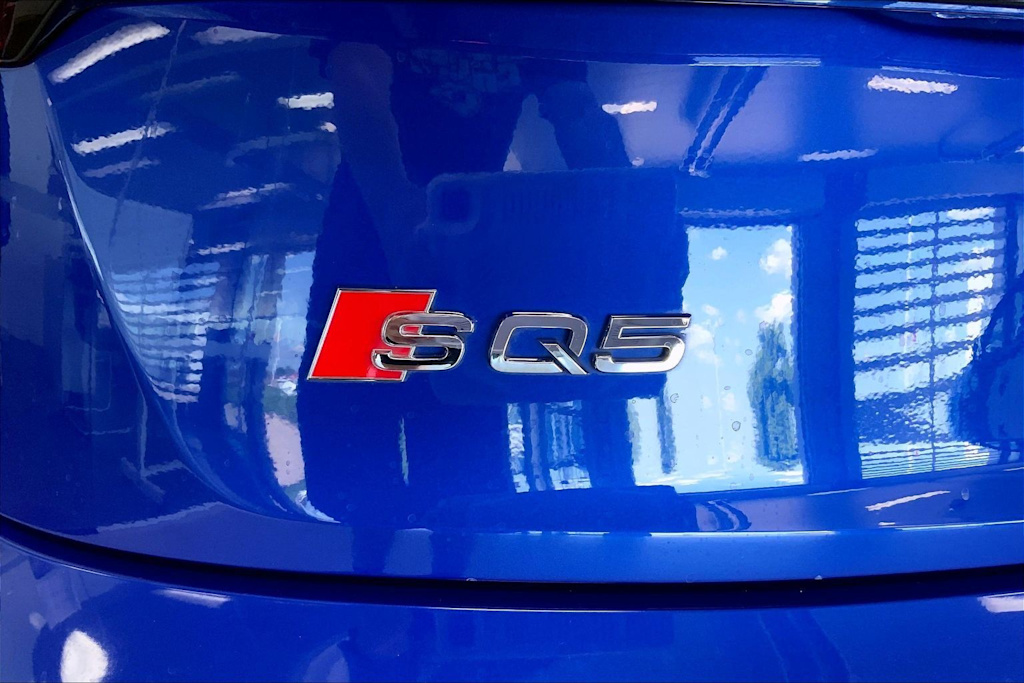 Thumbnail: 2023 Audi SQ5 - 7