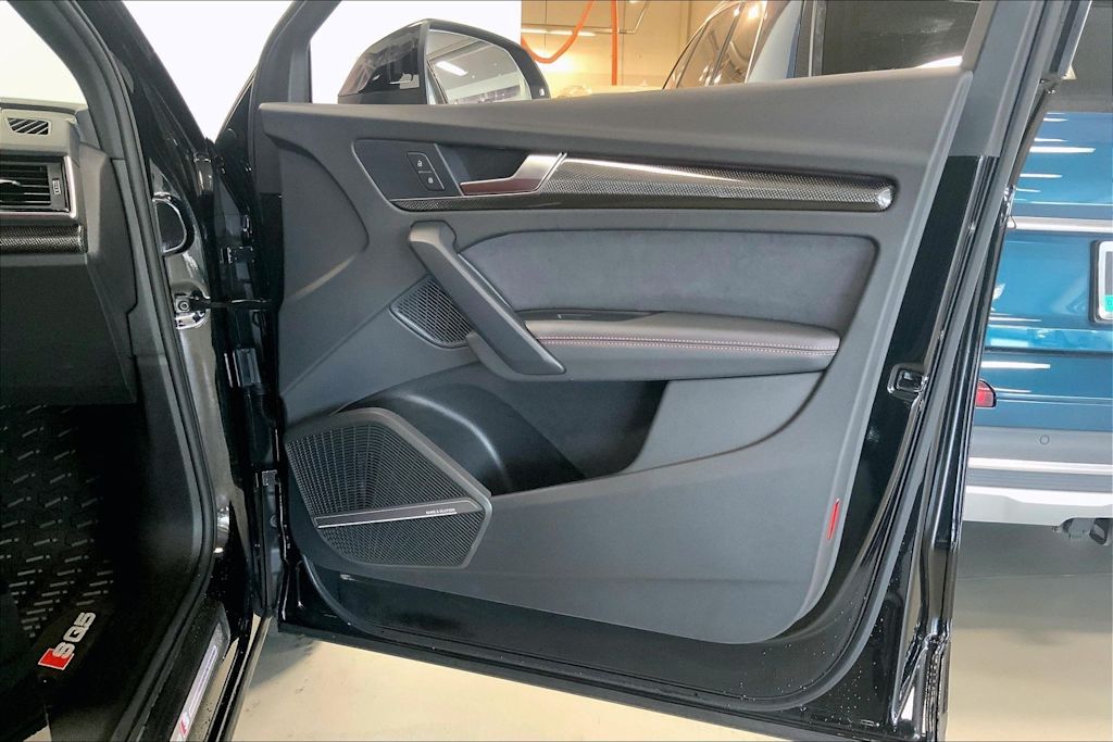 Thumbnail: 2024 Audi SQ5 - 26