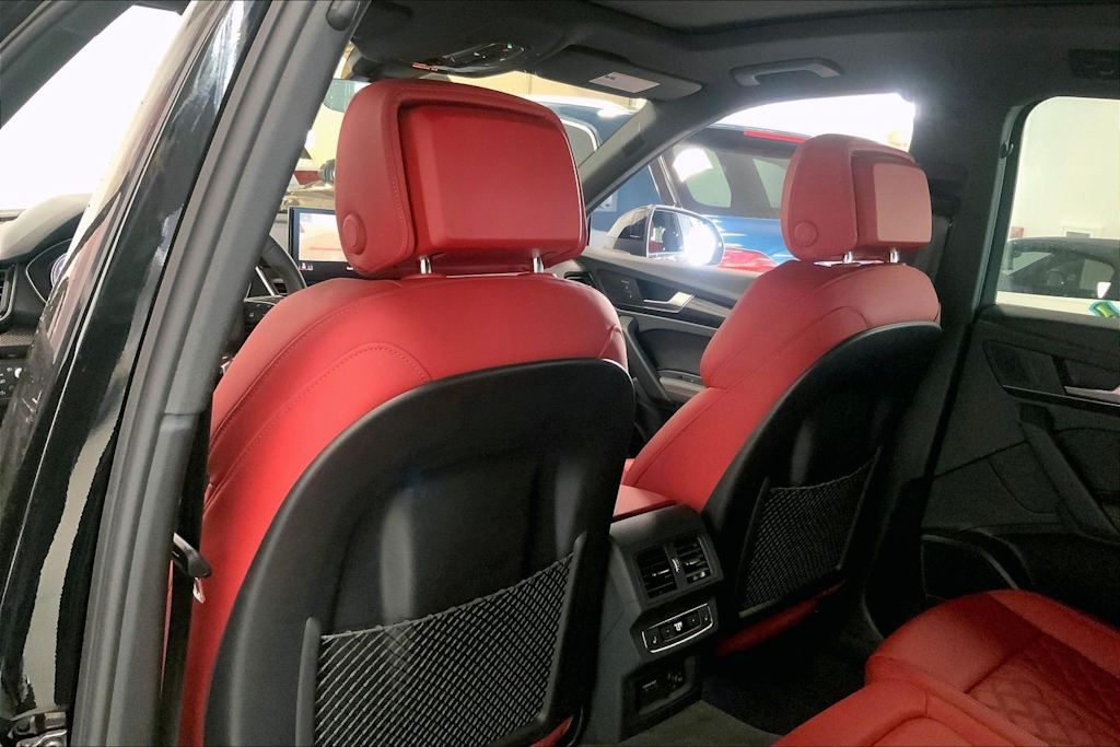 Thumbnail: 2024 Audi SQ5 - 11