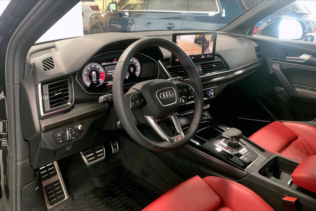 Thumbnail: 2024 Audi SQ5 - 2