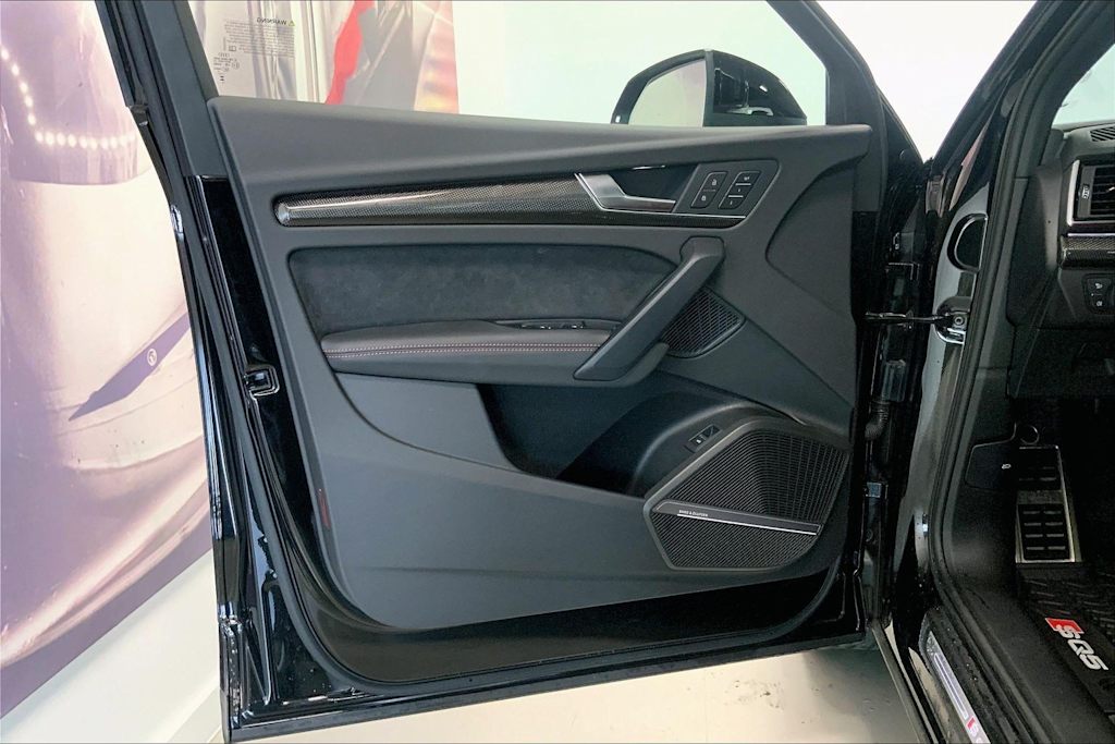 Thumbnail: 2024 Audi SQ5 - 25