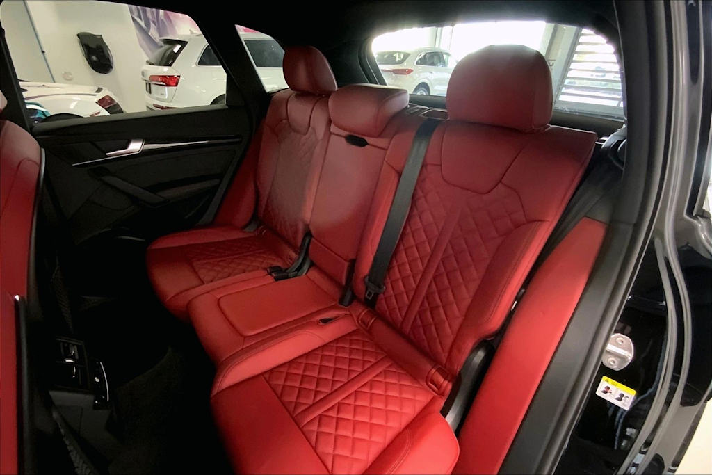 Thumbnail: 2024 Audi SQ5 - 27